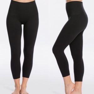 SPANX Look At Me Now Cropped Leggings